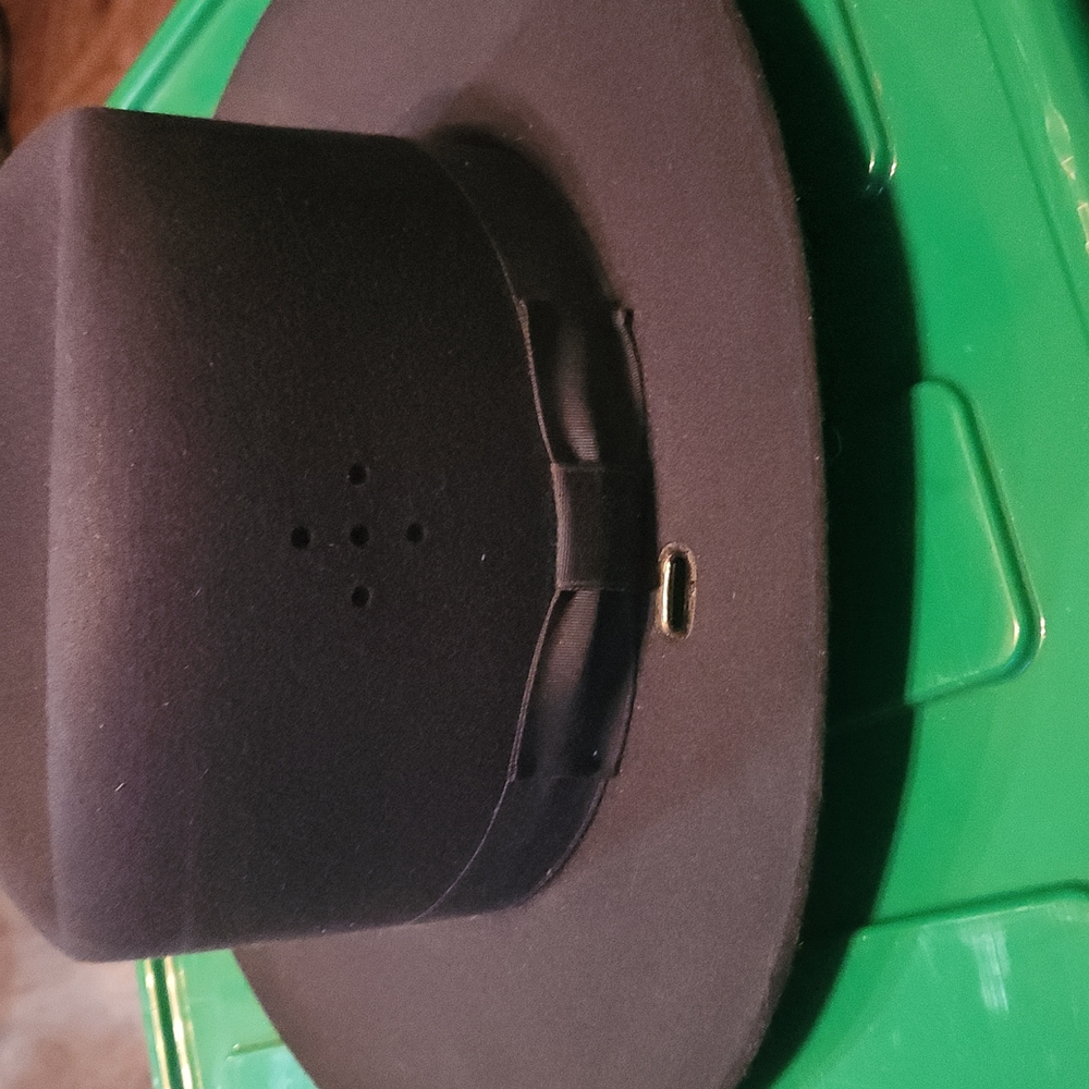 Stratton self forming hat - Picture 2 of 9